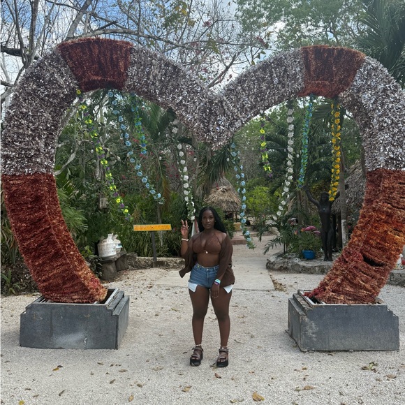 Meet your Posher, Nakiesha - Picture 16 of 16